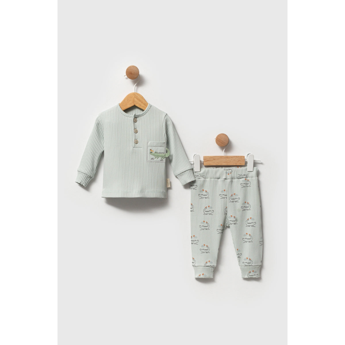 2-Piece Cotton Baby Set – Ribbed Top with Alligator Tail & Printed Pants