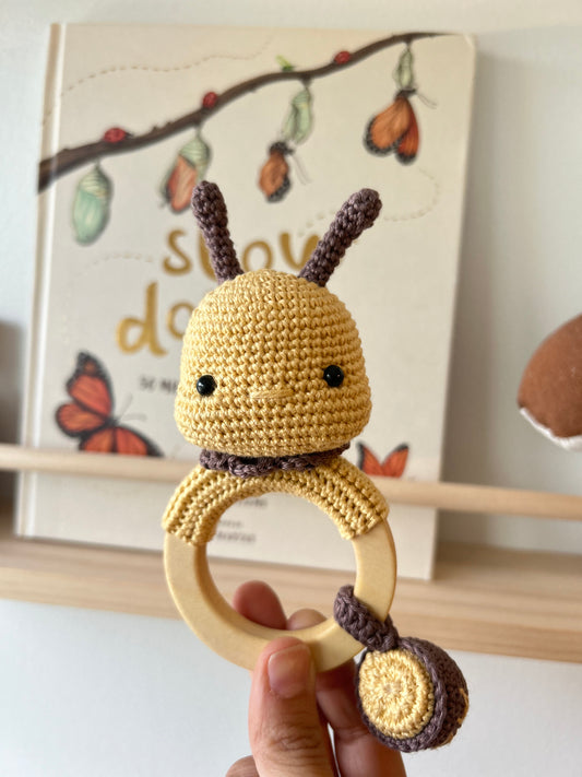Bee Rattle