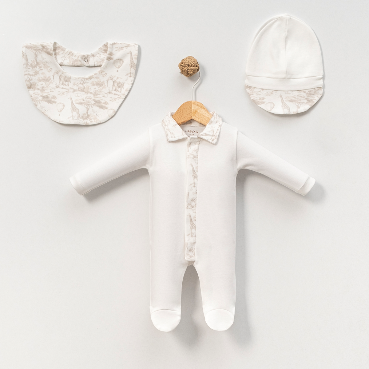 Baby Girl Étoile Romper Set | Footed One-Piece, Bonnet & Bib