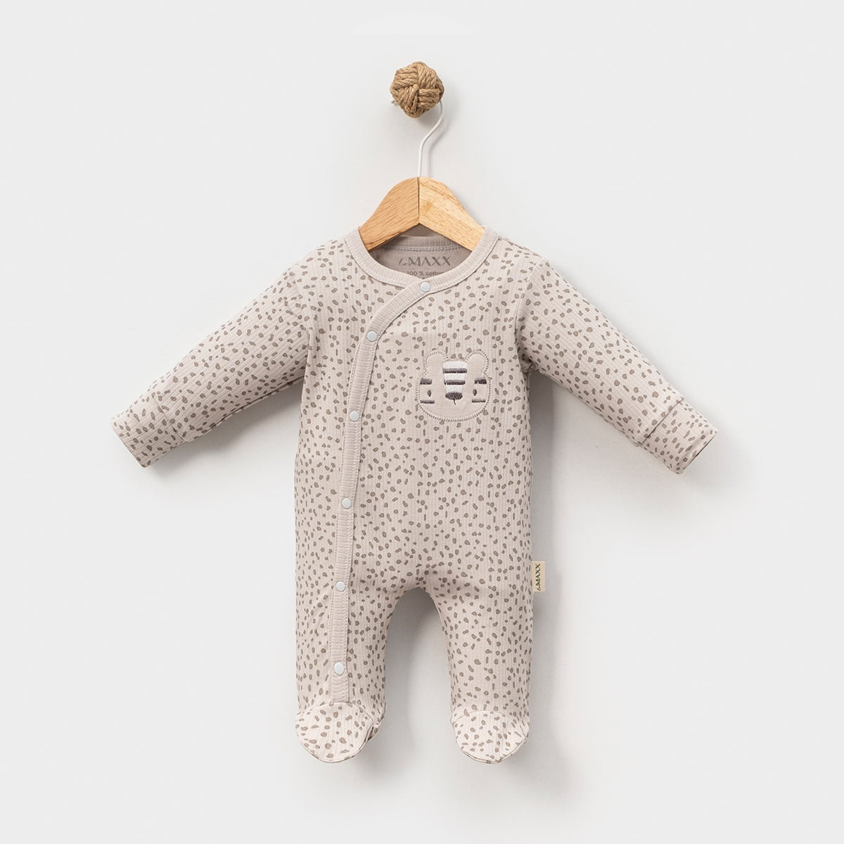 3-Piece Cotton Baby Set – Soft Neutral Essentials (0–3 Months)
