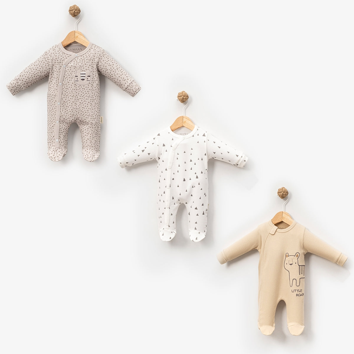3-Piece Cotton Baby Set – Soft Neutral Essentials (0–3 Months)