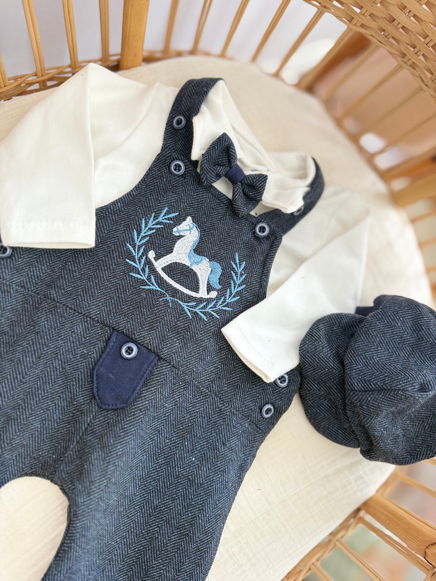 Classic Teddy Bear Overall Set – 2-Piece Baby Outfit with Bow Tie & Cap