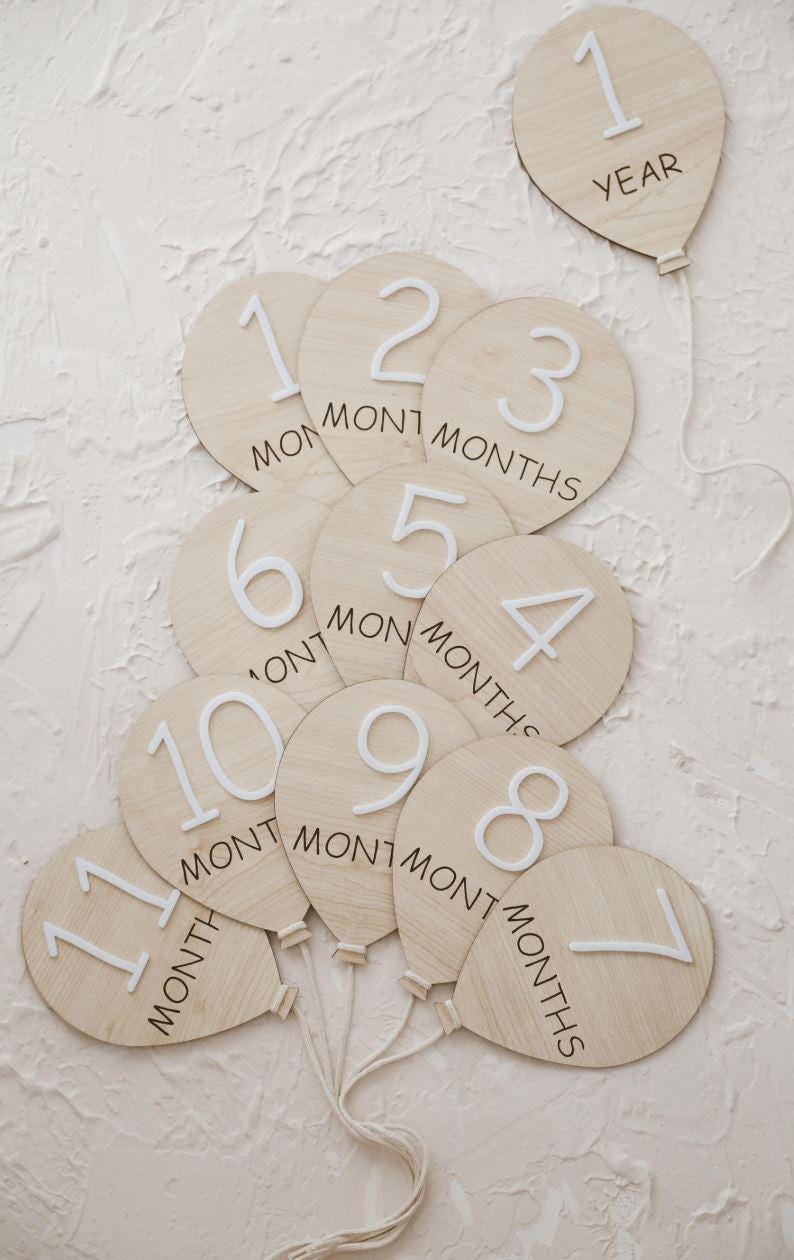 Wooden Baby Milestone Cards – Balloon-Themed Monthly Markers with 3D Acrylic Numbers